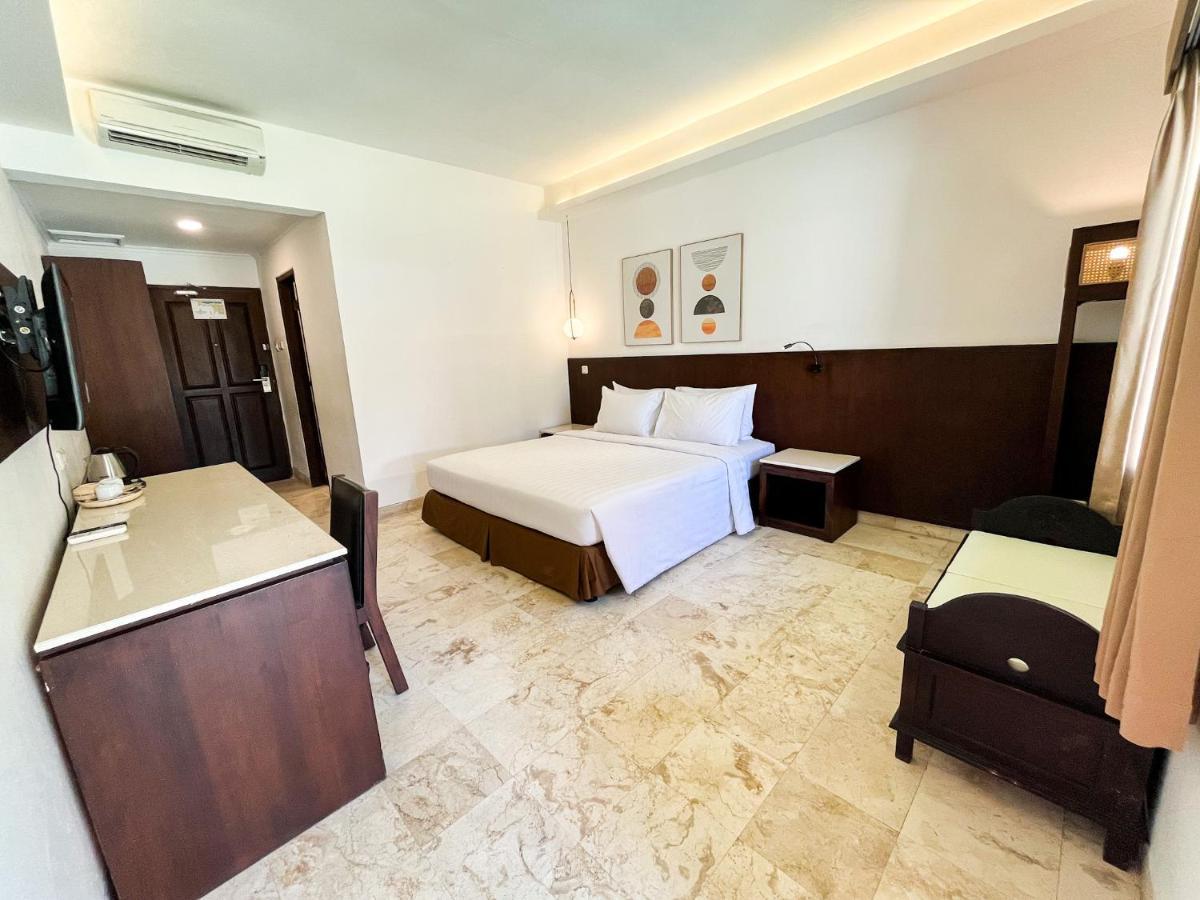 Double or Twin Room with Swimming Pool Access